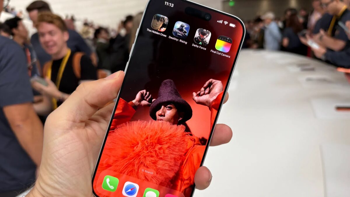 Первый взгляд на iPhone 17 Pro и 17 Pro Max: новый дизайн и процессор A19 Pro