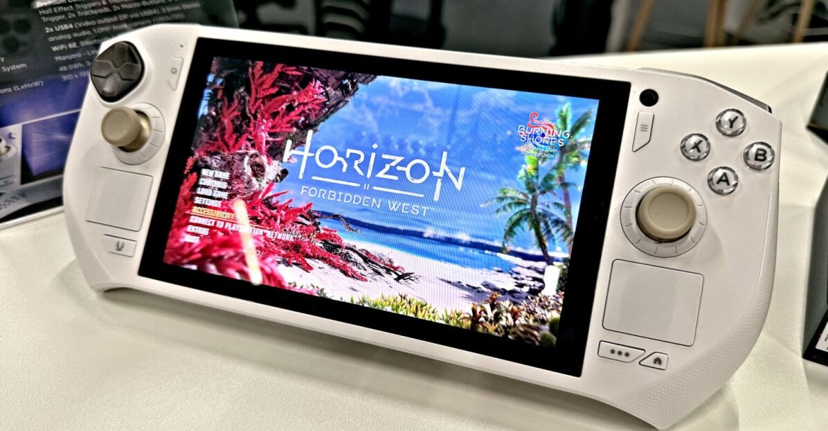 В сети появились дизайн и характеристики портативной консоли Zotac Zone Pro