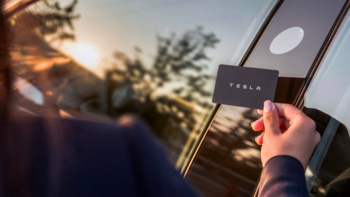 Tesla может перестать включать ключ-карты в комплект с новыми Model 3 и Model Y