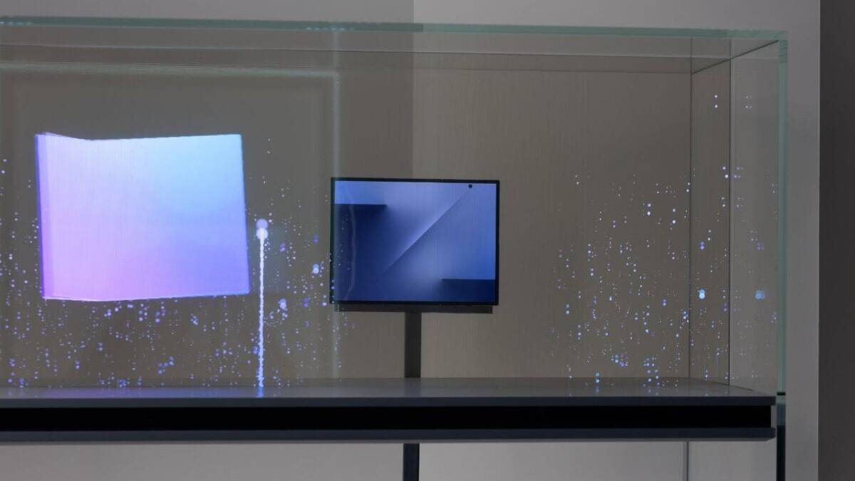 Три-фолд смартфон Samsung может выйти в 2026 году