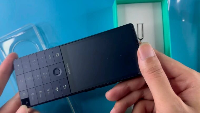 Duoqin выпустил кнопочный телефон Qin F25 с быстрым доступом к DeepSeek