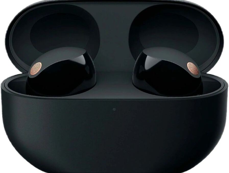 Чёрные беспроводные наушники Sony XM6 в чехле