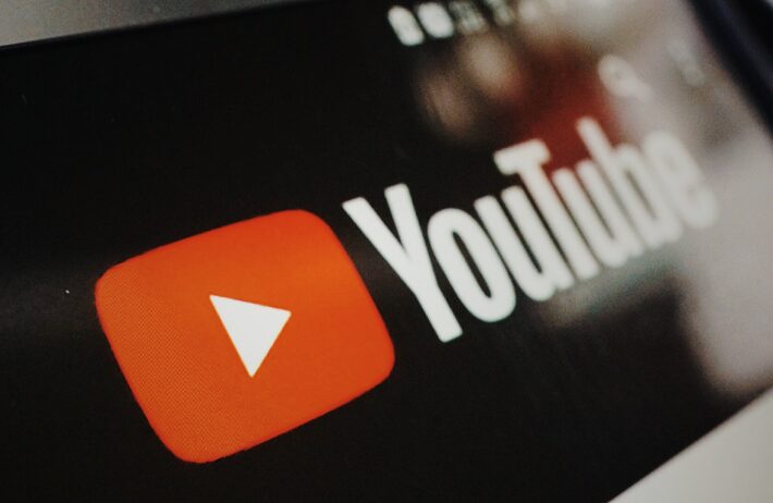 YouTube борется с использованием ИИ для подделки контента