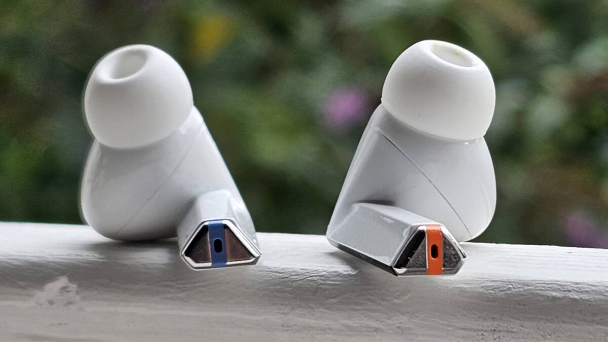 Galaxy Buds 4 могут получить улучшенный перевод в реальном времени