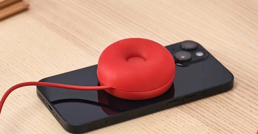 IKEA представила коллекцию зарядных устройств VÄSTMÄRKE с уникальной функцией магнитного крепления