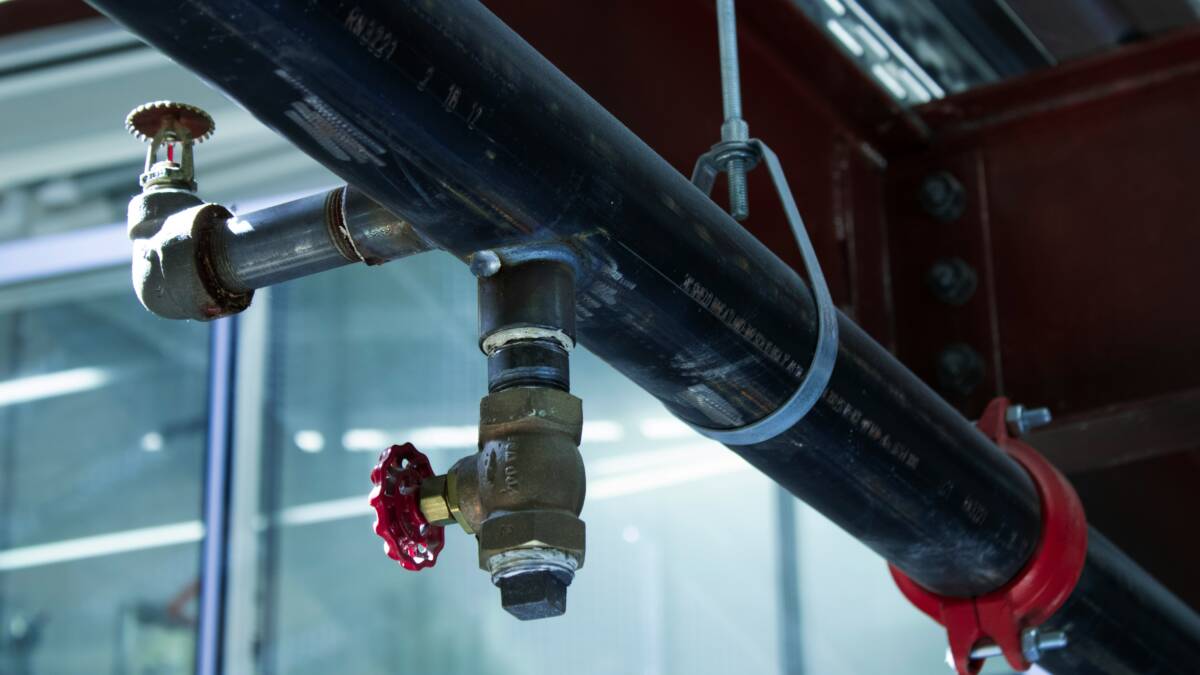 Кибератака вывела из строя тысячу компьютеров водного ведомства Румынии