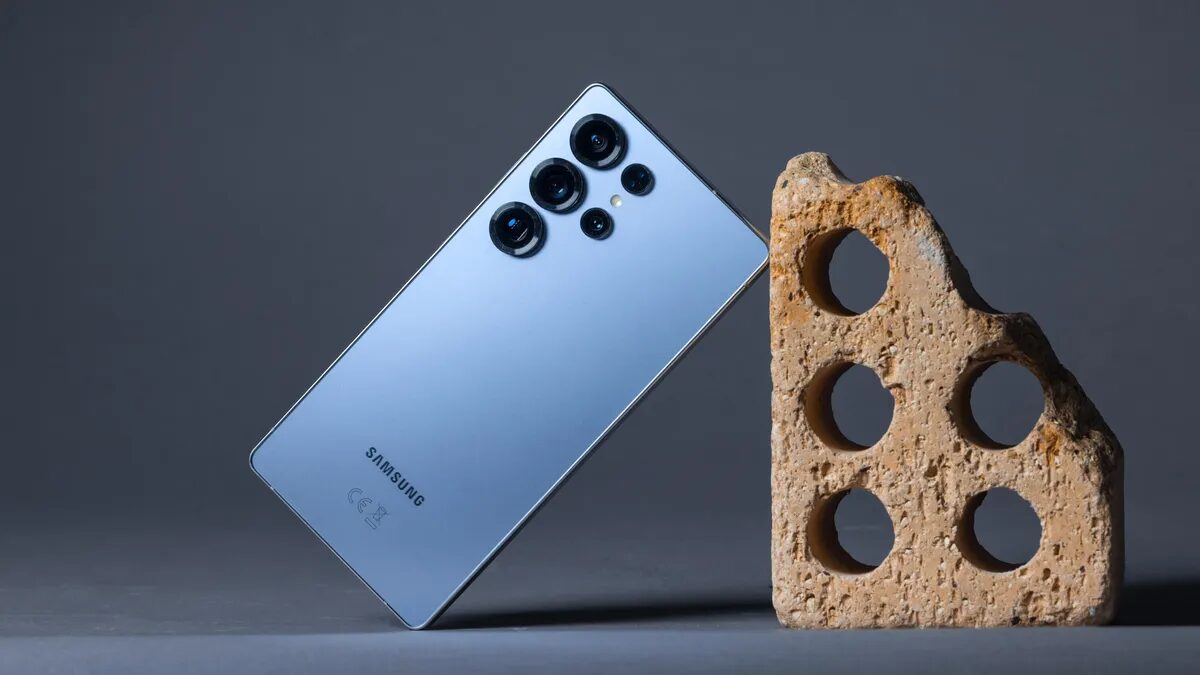 Galaxy S26 Ultra: официальные рендеры и характеристики слили в сеть за месяц до анонса