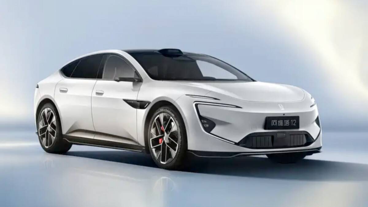 Avatr 12 получил версию с тремя моторами и мощностью 955 л.с.