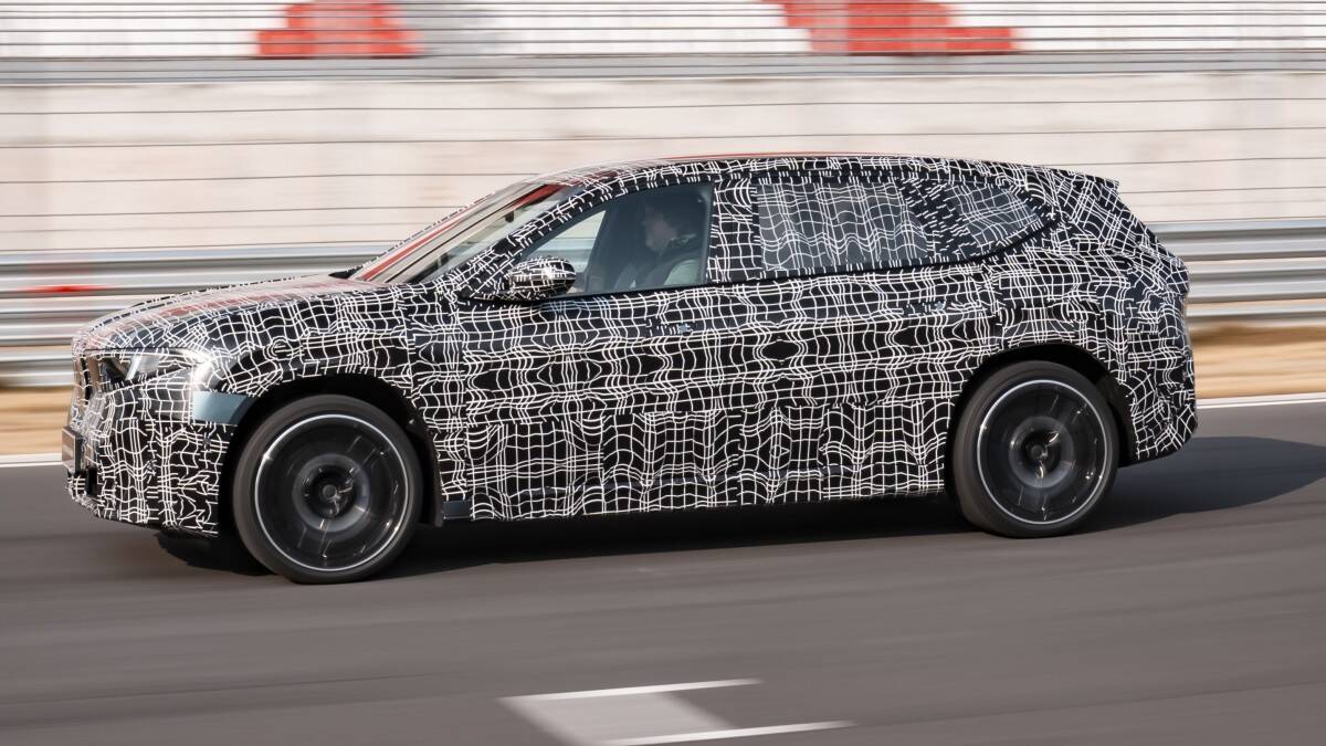 BMW анонсировала удлиненную версию электрокара iX3 2026 года