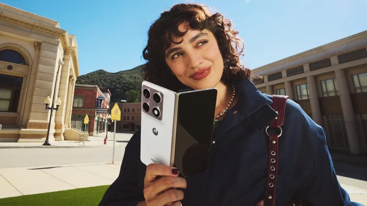 CES 2026: Motorola показала складной Razr Fold с поддержкой стилуса