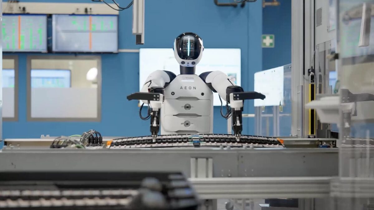 BMW тестирует гуманоидных роботов на заводе в Лейпциге