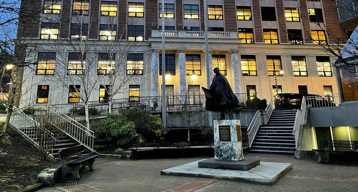 Аляска собирается ограничить соцсети для детей и запретить AI-детский контент