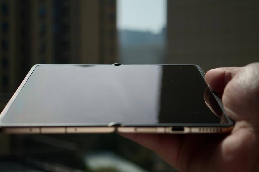 Honor Magic V6 показали с почти невидимой складкой