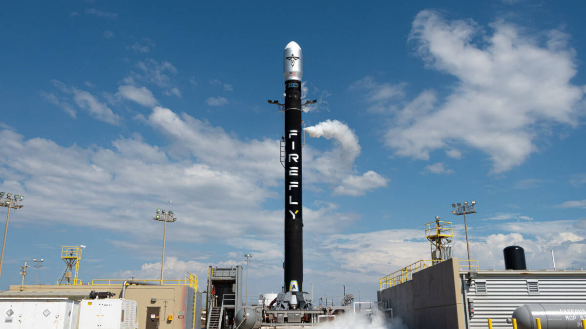 SpaceX запускает три миссии Starlink, Firefly возвращает Alpha после провала