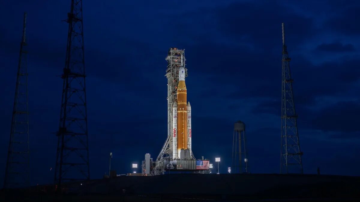 NASA отложило миссию Artemis 2 из-за утечки водорода в ракете-носителе