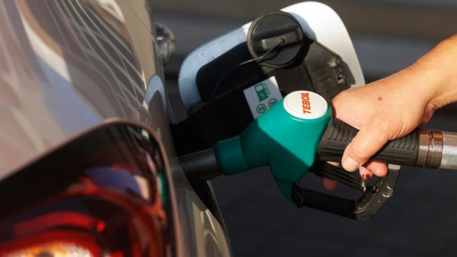 В Москве бензин подорожал почти на 20 копеек за неделю