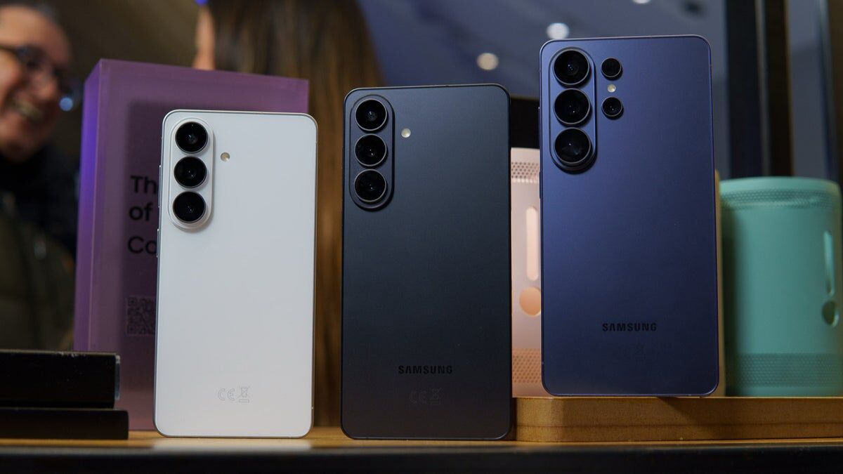 Galaxy S26 получил поддержку AirDrop для обмена файлами с iPhone в США