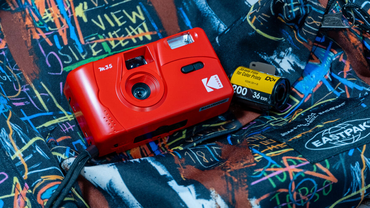 Обзор Kodak M35: пленочный фотоаппарат, который снова в моде у зумеров