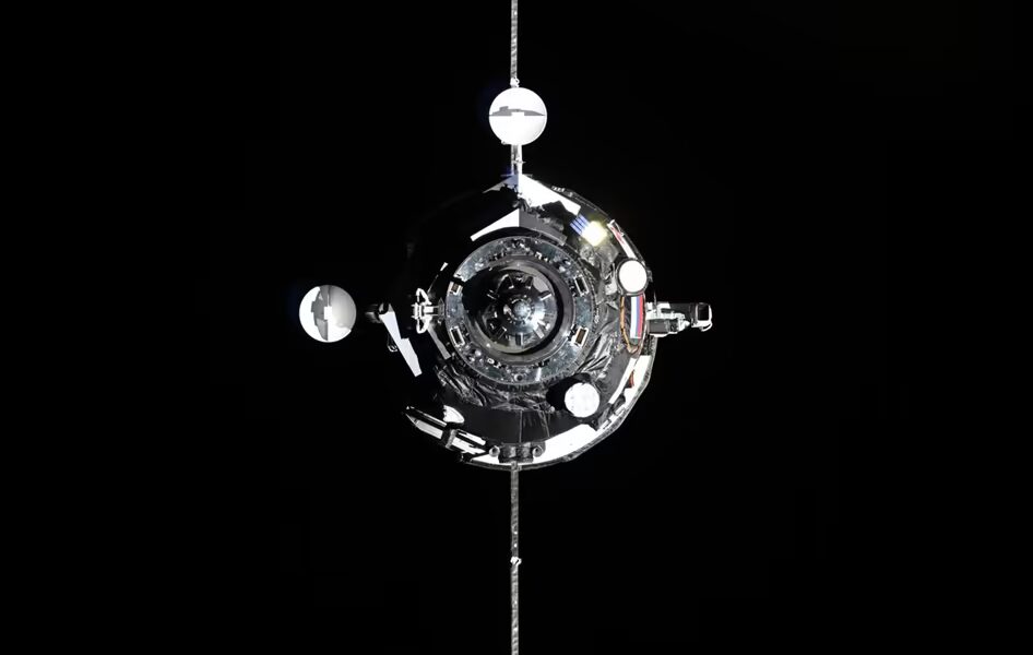 Прогресс МС-34 засняли в 200 метрах от МКС