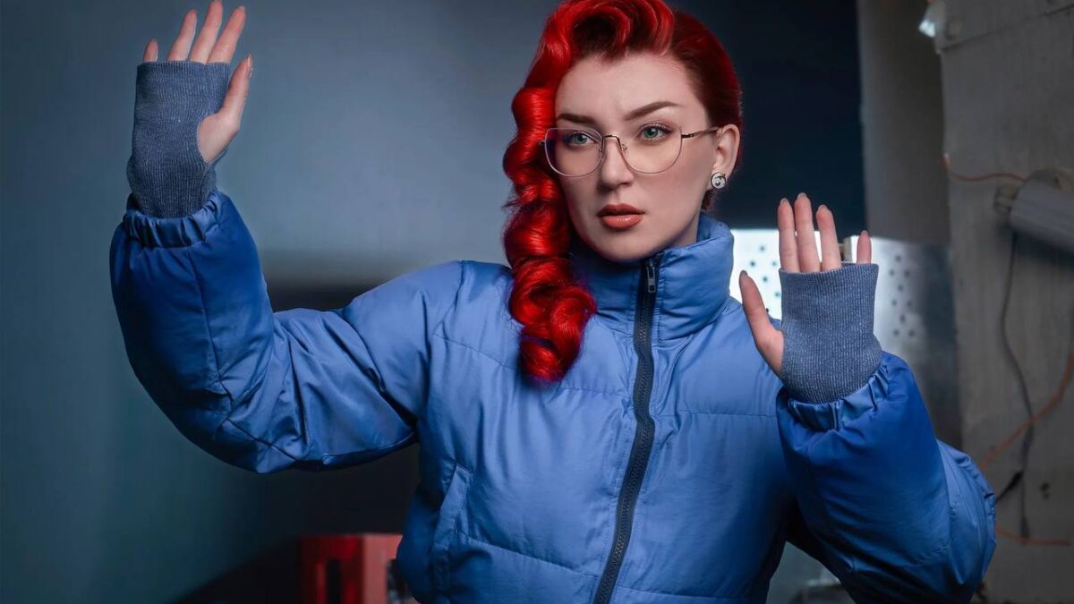 Модель показала косплей Анастасии Назаровой из Atomic Heart