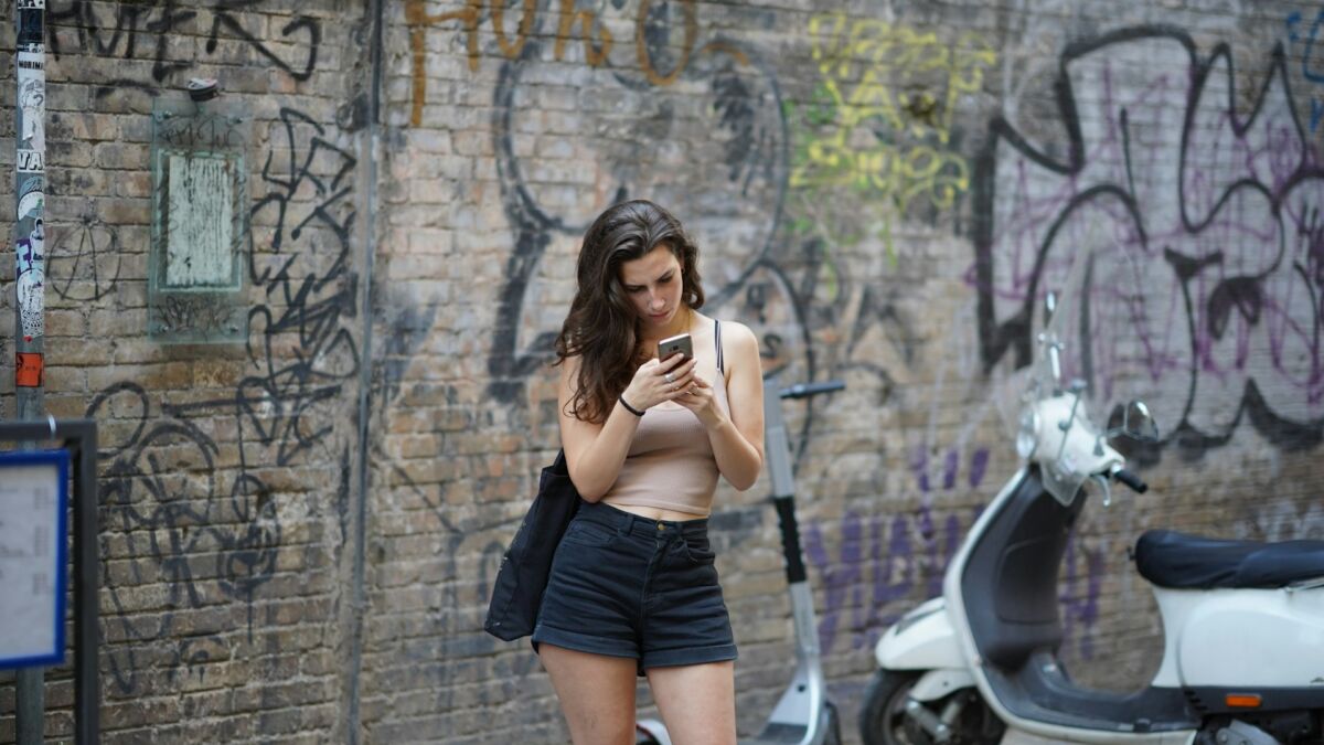 Украли смартфон. Что делать в первые минуты, часы и сутки: полная инструкция