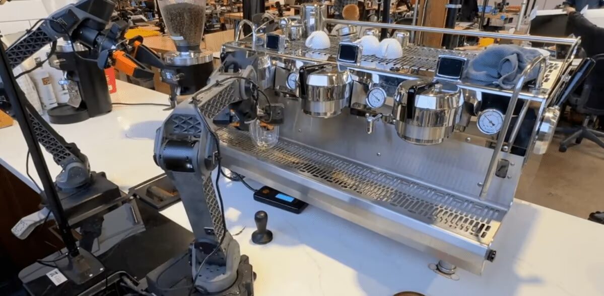 π0.7 от Physical Intelligence учит роботов новым задачам без обучения