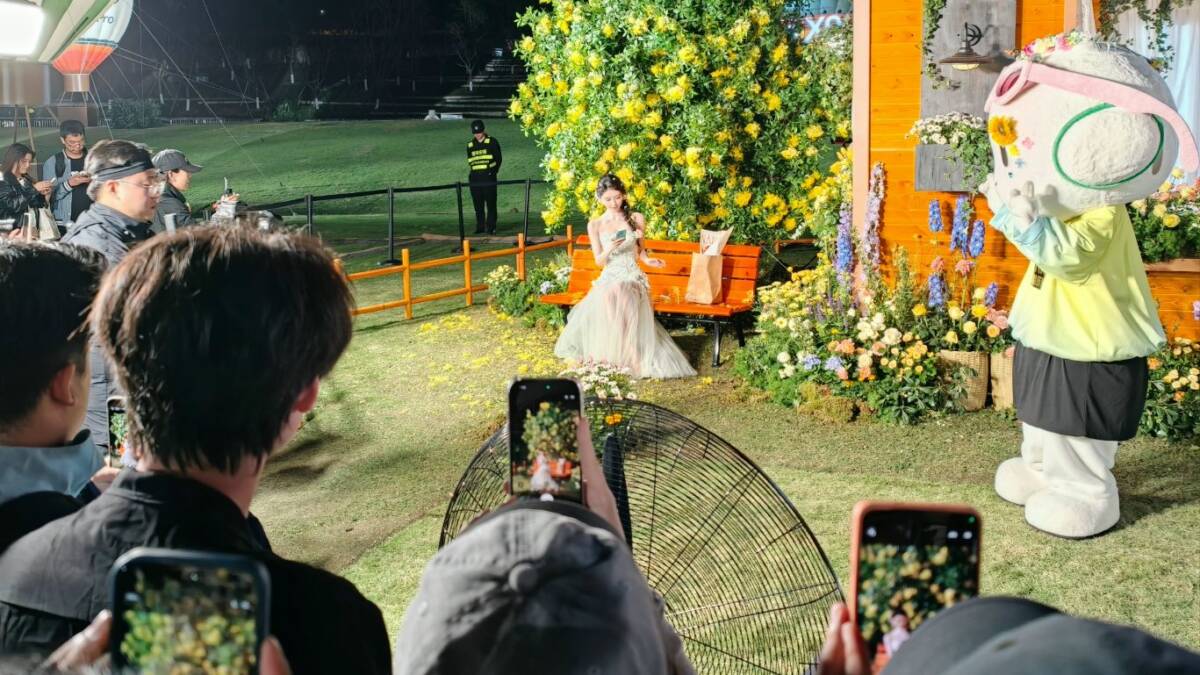 Oppo Find X9 Ultra показал телеобъектив с зумом 30x