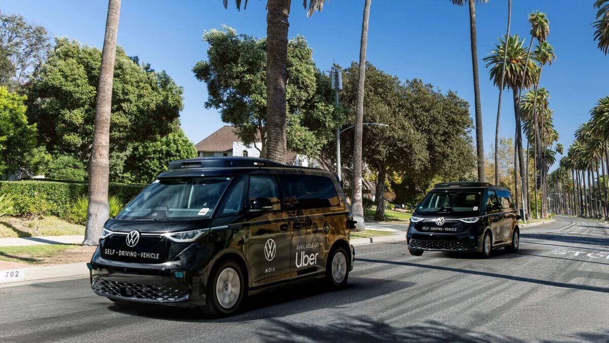 Uber тестирует беспилотные Volkswagen ID. Buzz в Лос-Анджелесе