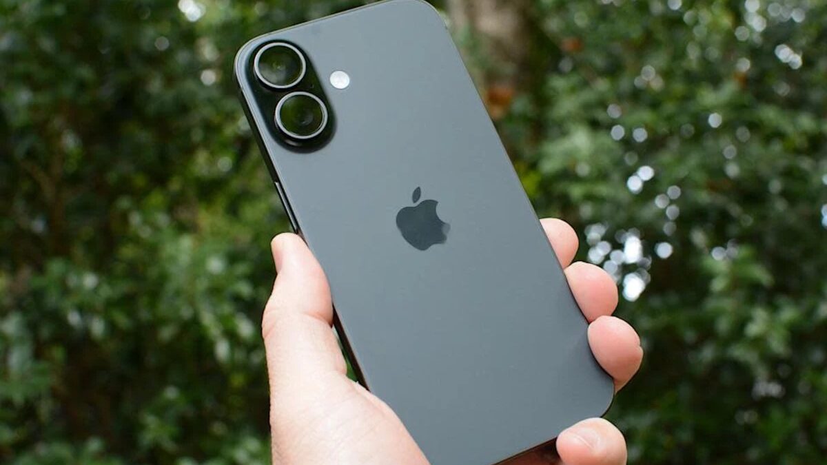 iOS 26.5 public beta добавила рекламу в Apple Maps и Suggested Places