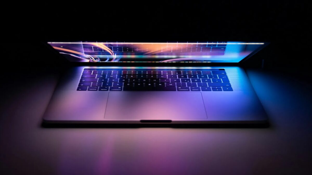 MacBook Ultra может стать самым странным ноутбуком Apple