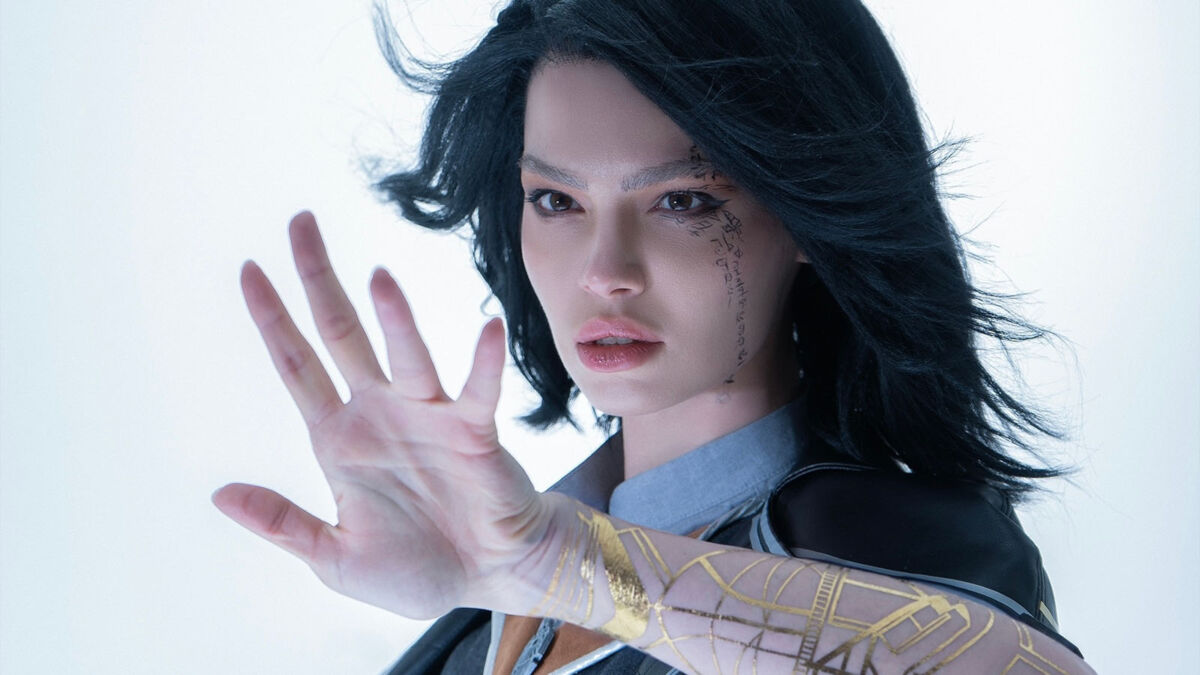 Косплей Люнэ из Clair Obscur: Expedition 33 от Lizzie Whistle