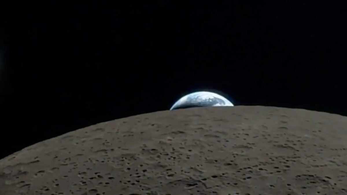 NASA показала iPhone-видео с Earthshine с борта Orion