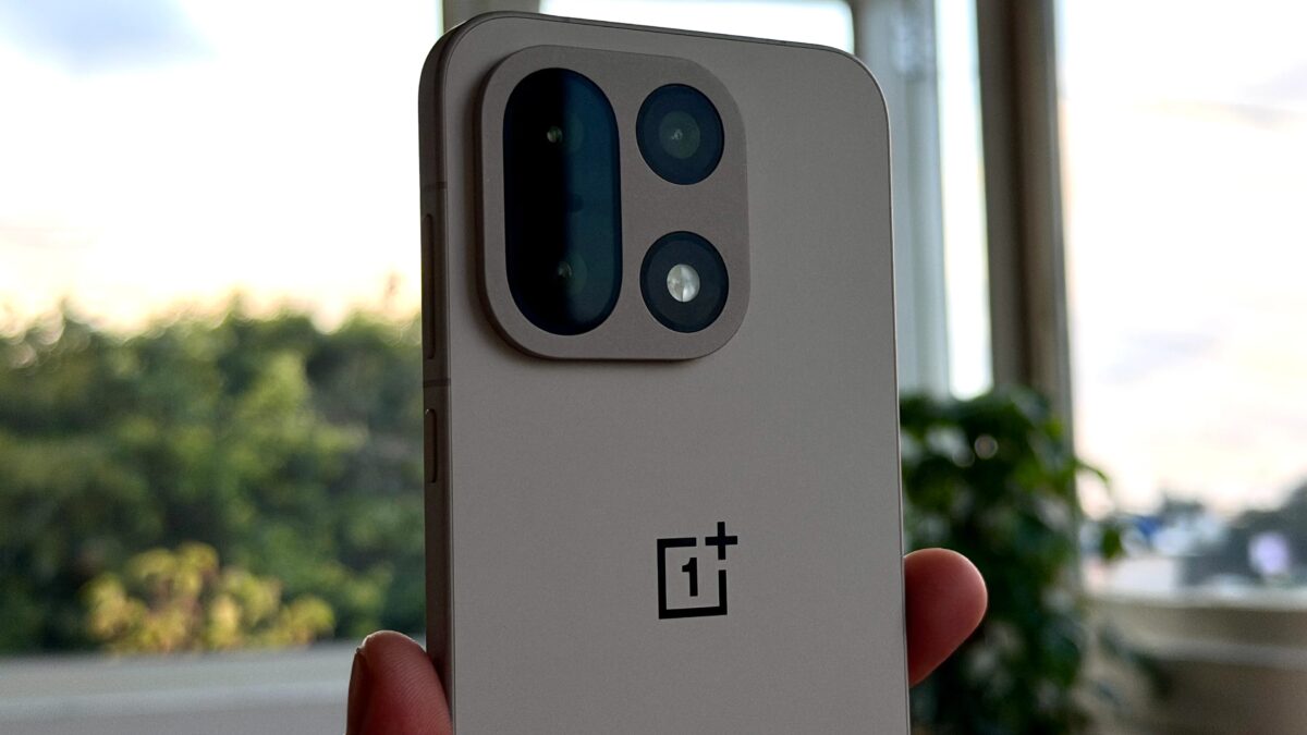 OnePlus 16 может получить 200 МП перископную камеру