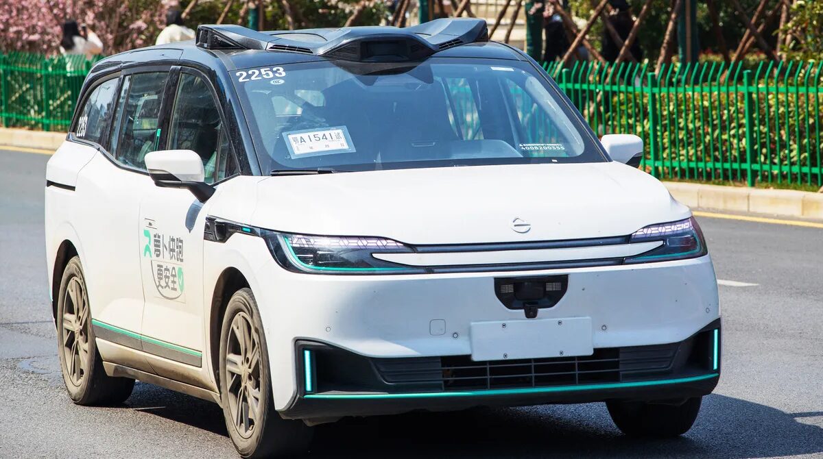 Сбой Baidu Apollo Go парализовал поездки в Ухане