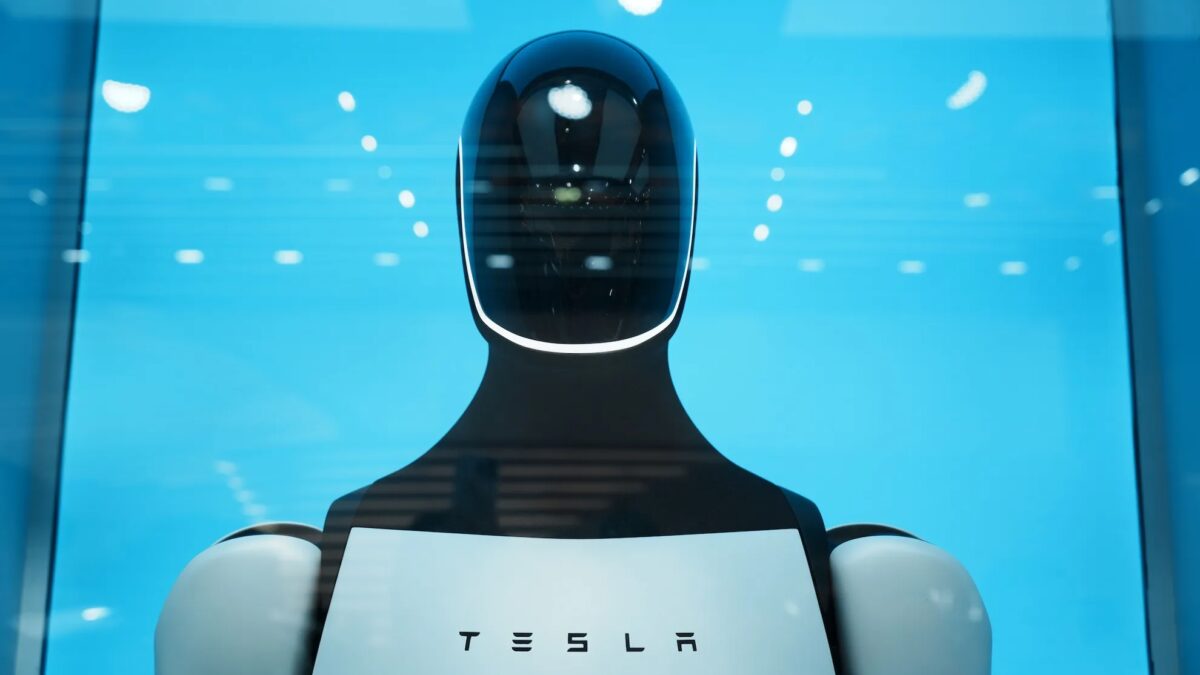 Tesla поднимает капзатраты до $25 млрд и делает ставку на ИИ