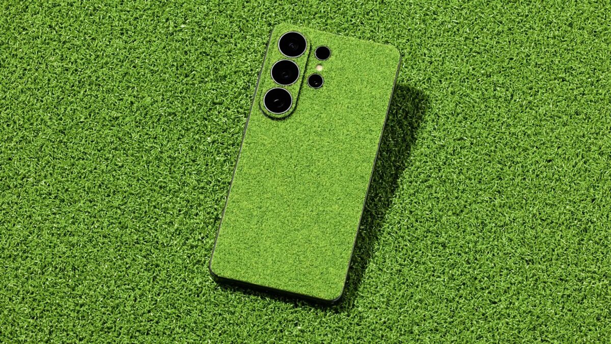 Dbrand снова продаёт скины Touch Grass и Blue Sky